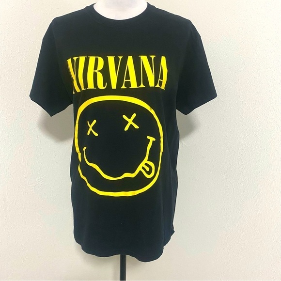 Nirvana Unisex Size Medium Black with Yellow T-Shirt Casual Everyday Wear - Picture 1 of 6